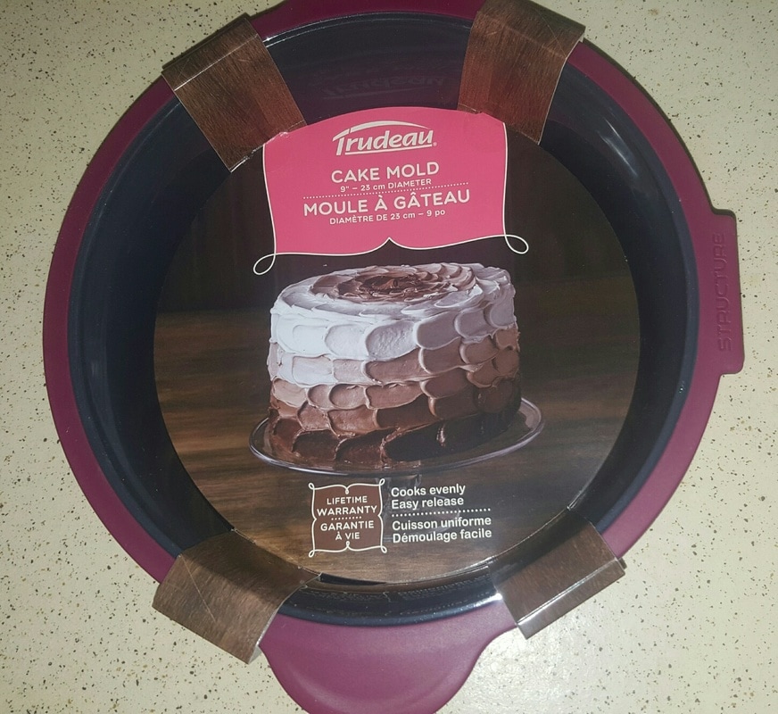 Trudeau round-cake-mold