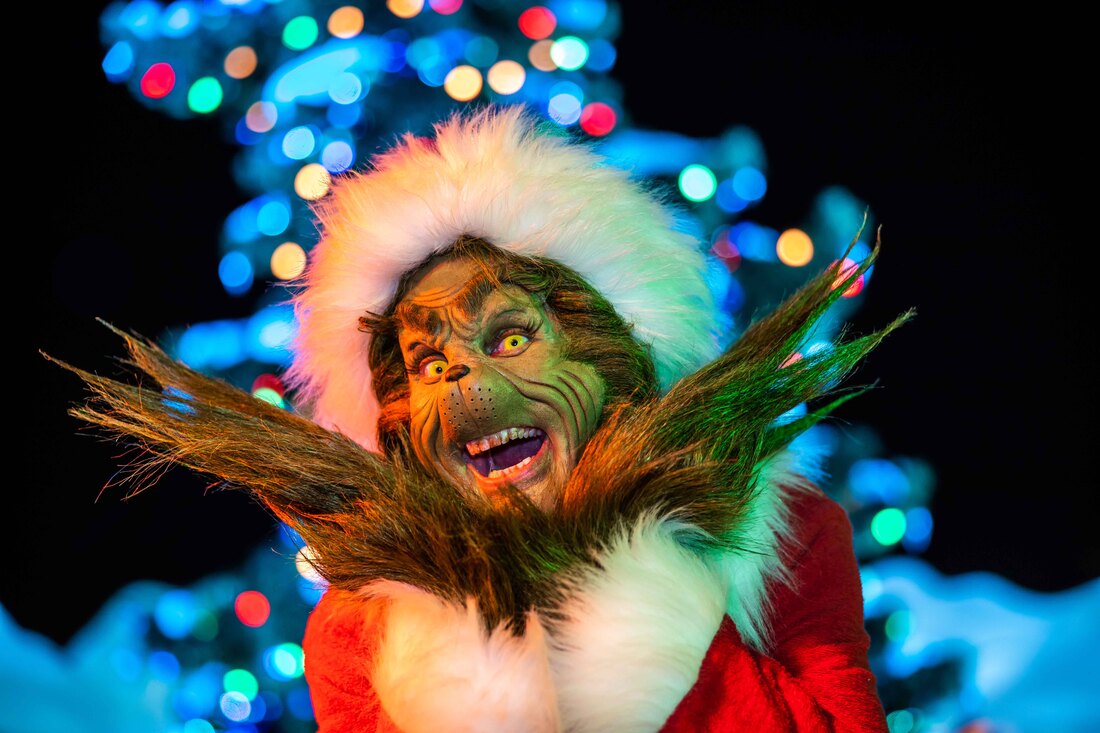 “Christmas in the Wizarding World of Harry Potter” and “Grinchmas” at Universal Studios Hollywood for the holidays 2022