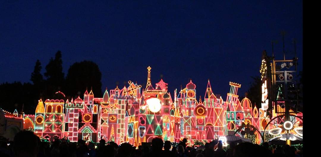Things to do during the Holiday Season at Disneyland 2019