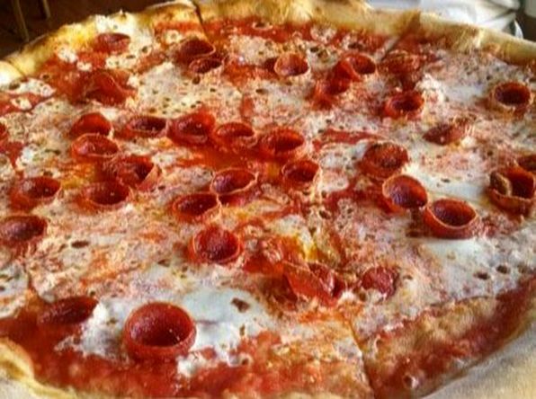 Via Napoli Ristorante e Pizzeria: Pepperoni Pizza - Individual, Epcot